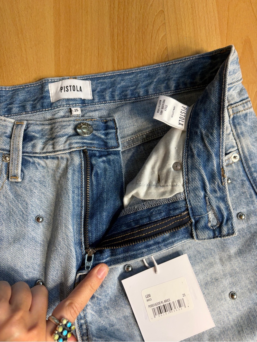 pistola NWT Lexi Bowed Barrel Leg Jean in Aries Studded 25 - Picture 6 of 12